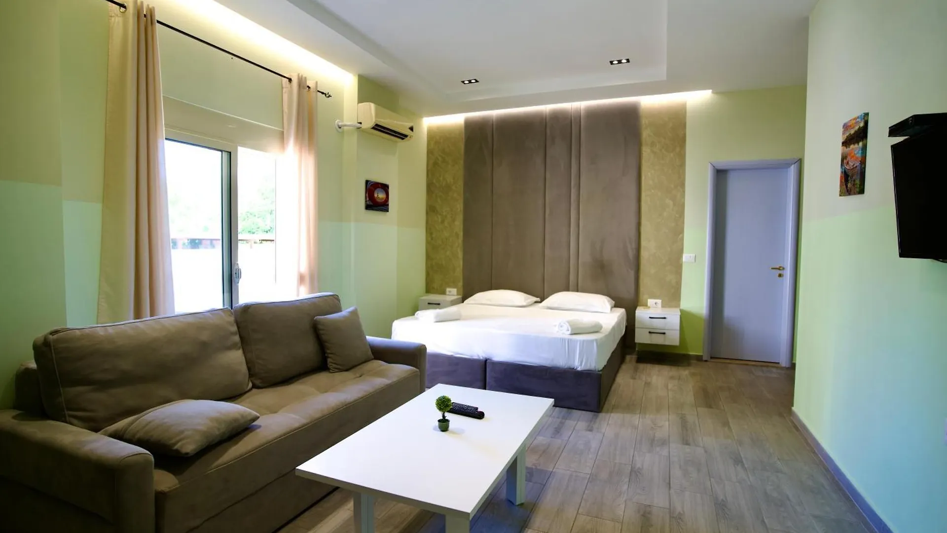 Azura Beach Apartments ドゥラス アルバニア